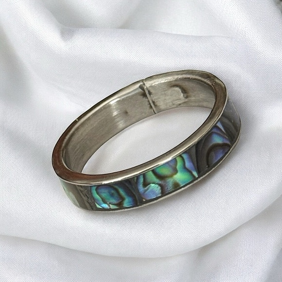 5 For $25💫Pearlescent Iridescent Ring - Picture 3 of 4